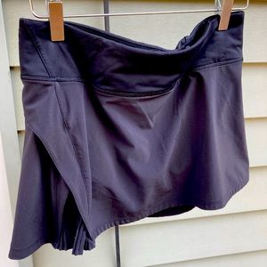 Lululemon size 6 pace black tennis skirt